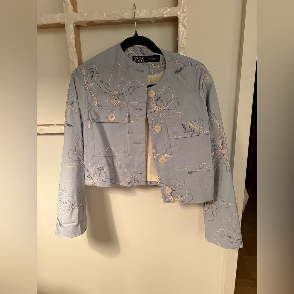 Embroidered blue jacket - Picture 4 of 4